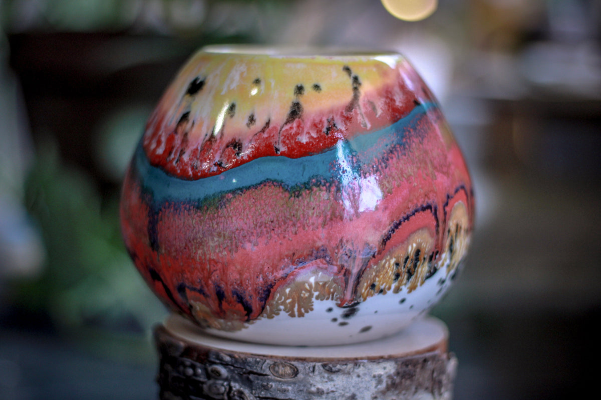 05-B Desert Rainbow Round Vase, 25 oz.