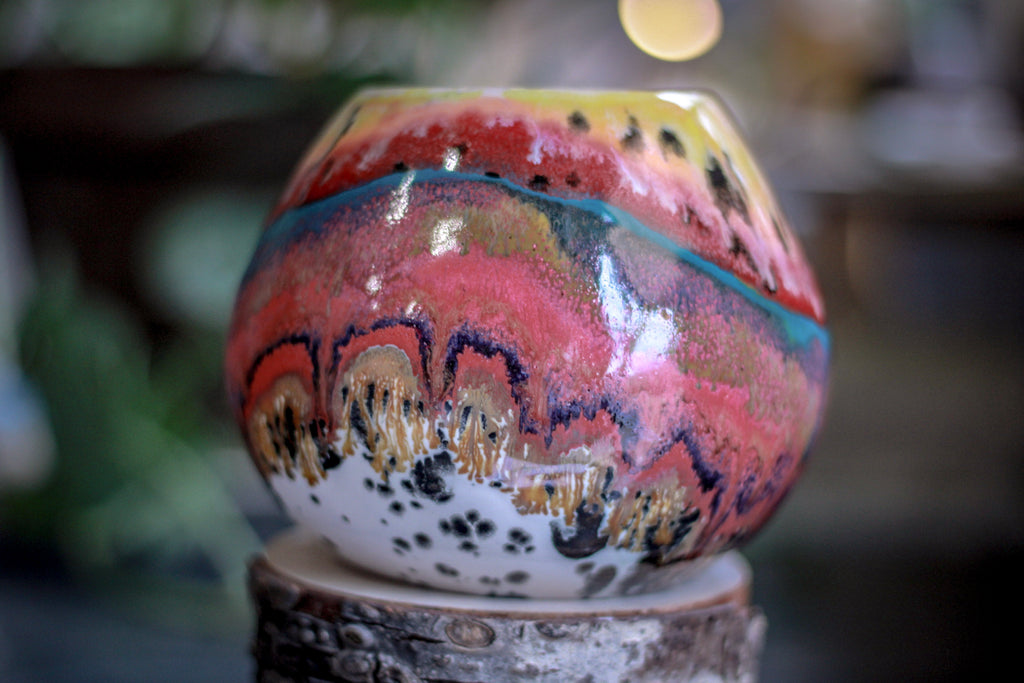 05-B Desert Rainbow Round Vase, 25 oz.