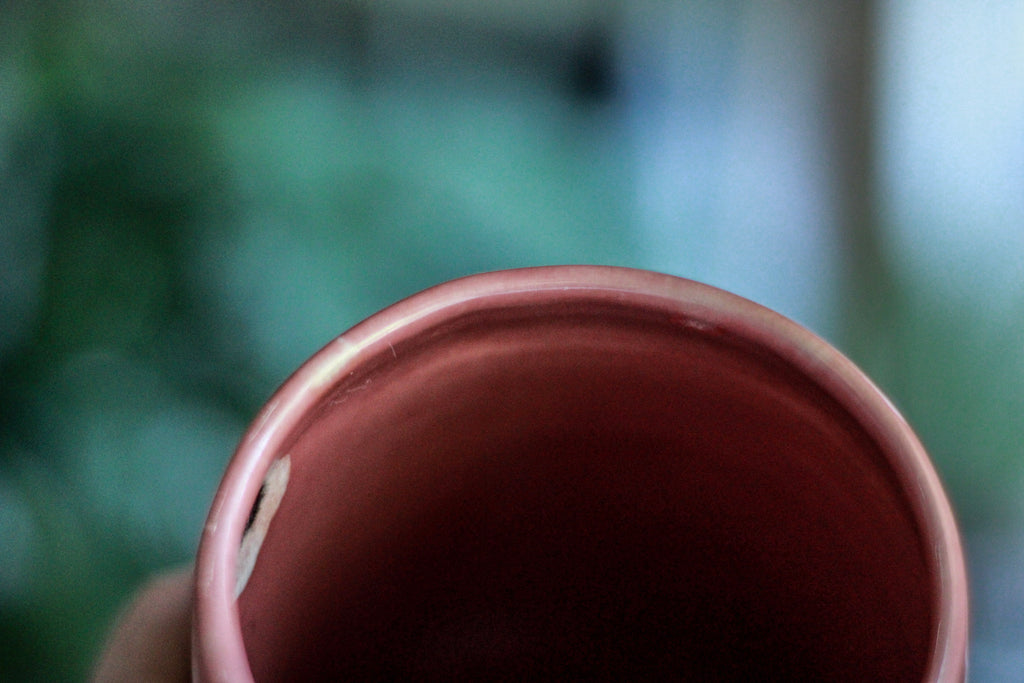 05-E Granny's Lace Textured Mug, 18 oz.