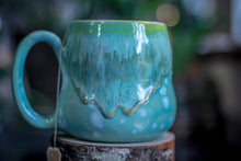 Load image into Gallery viewer, 06-E Atlantean Jade Notched Squat Gourd Mug, 20 oz.