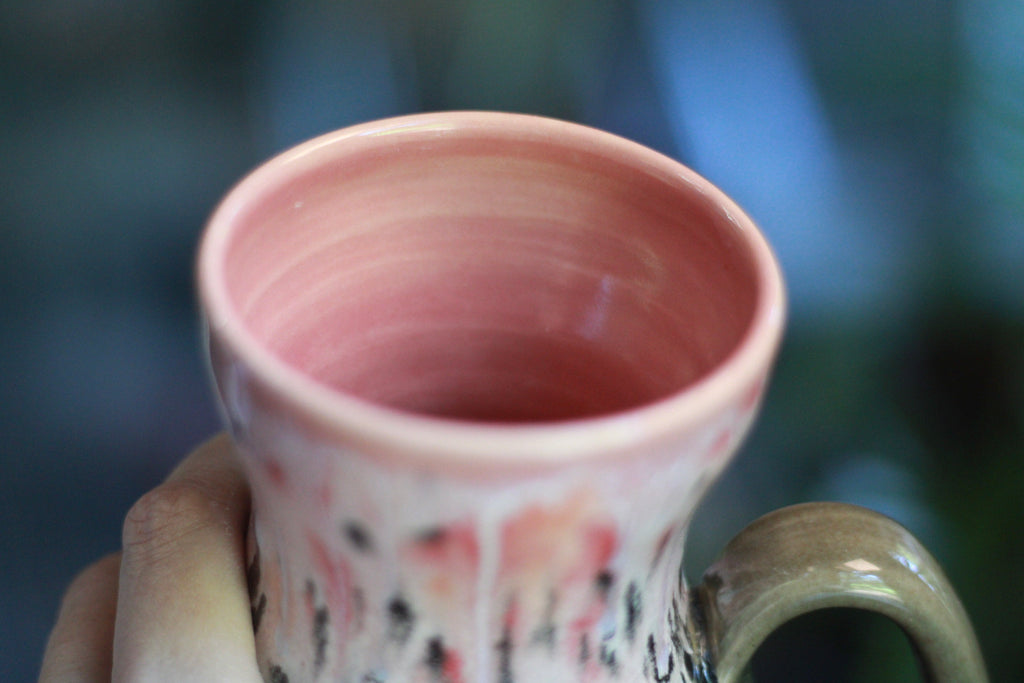 05-D Granny's Lace Barely Flared Textured Mug, 21 oz.