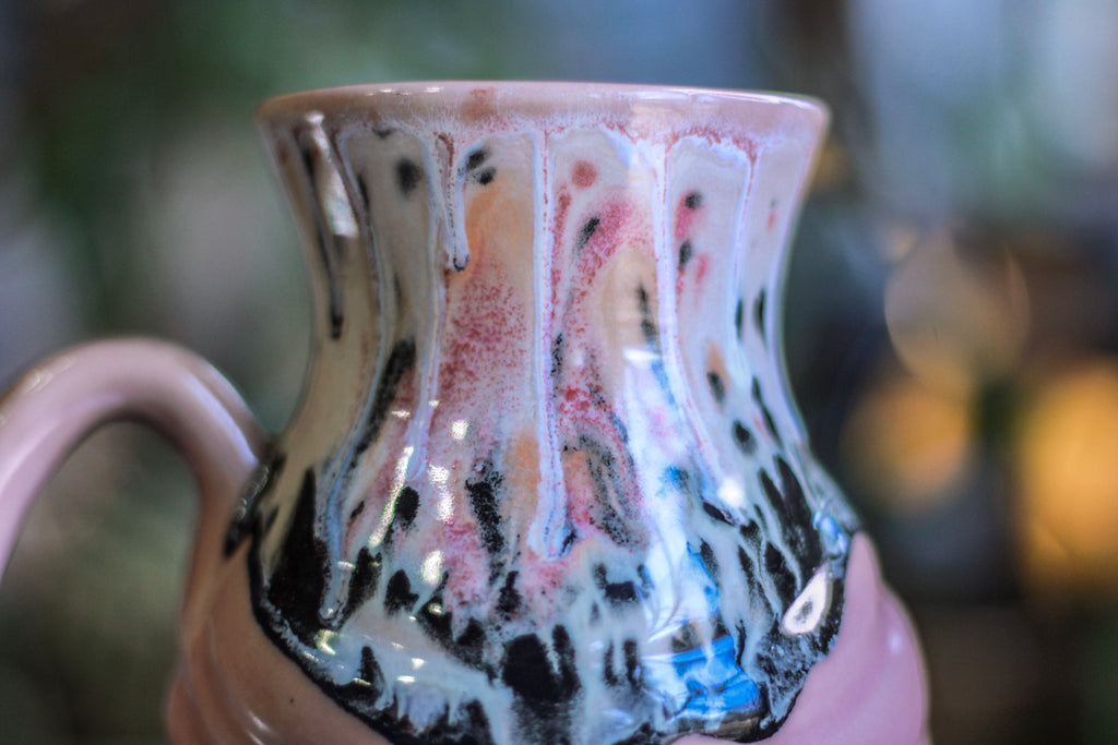 01-D Granny's Lace Flared Textured Mug - TOP SHELF, 22 oz.
