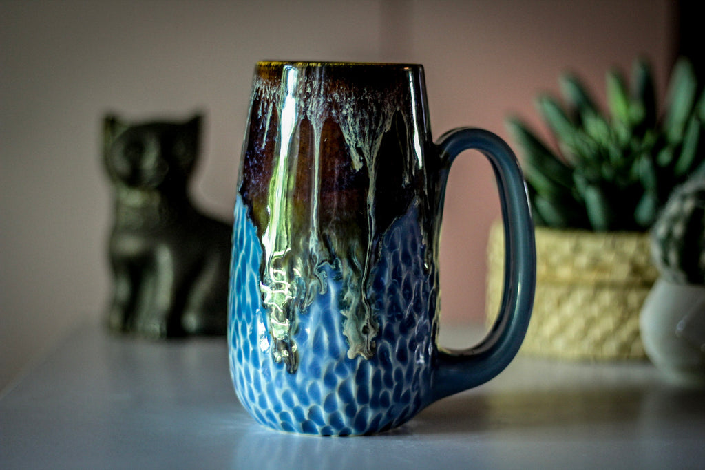 08-D New Wave Textured Mug, 18 oz.