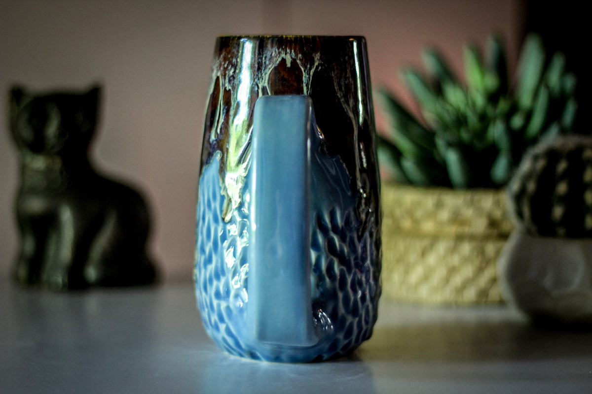 08-D New Wave Textured Mug, 18 oz.