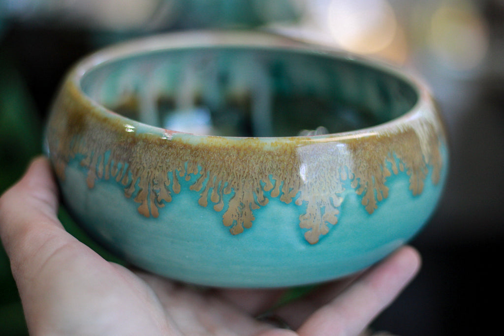 07-C Champlain Falls 'Eye' Bowl, 18 oz.