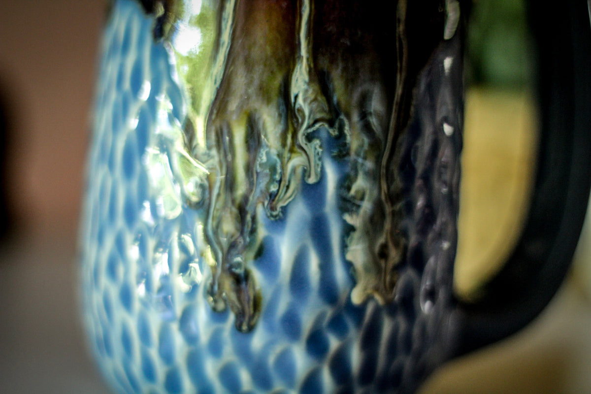 08-D New Wave Textured Mug, 18 oz.