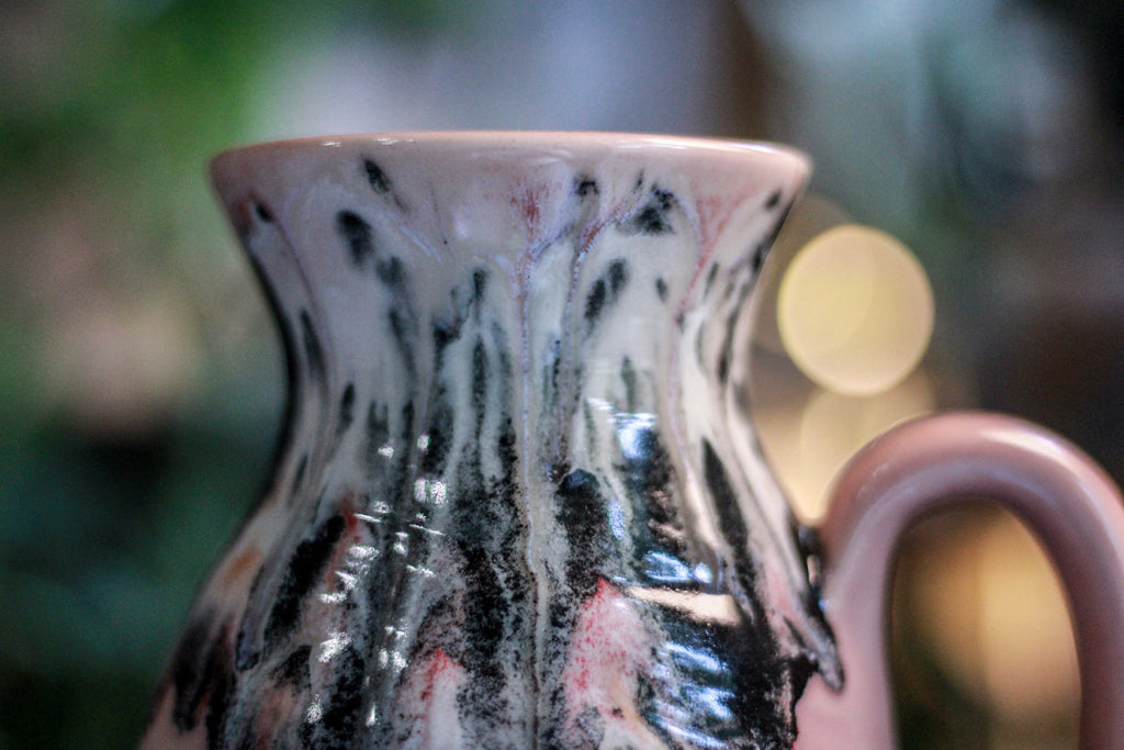 01-D Granny's Lace Flared Textured Mug - TOP SHELF, 22 oz.