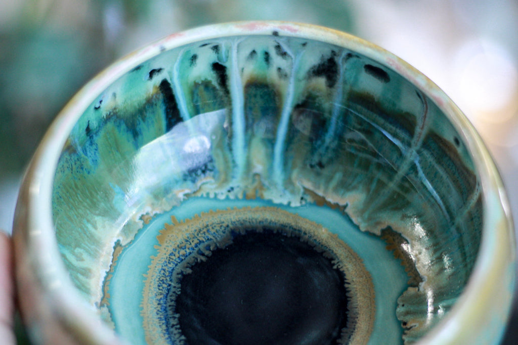 07-C Champlain Falls 'Eye' Bowl, 18 oz.
