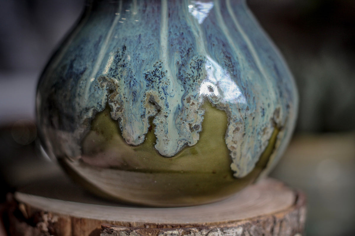 07-E Mossy Wave Vase - MINOR MISFIT, 20 oz. - 10% off