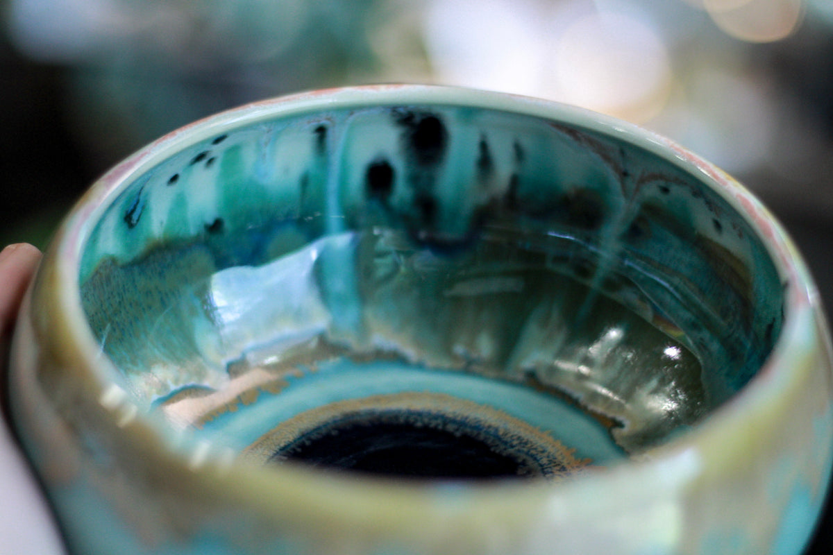 07-C Champlain Falls 'Eye' Bowl, 18 oz.