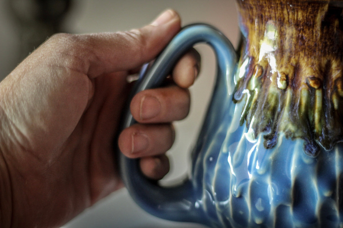 09-D Arctic Wave Textured Mug, 17 oz.