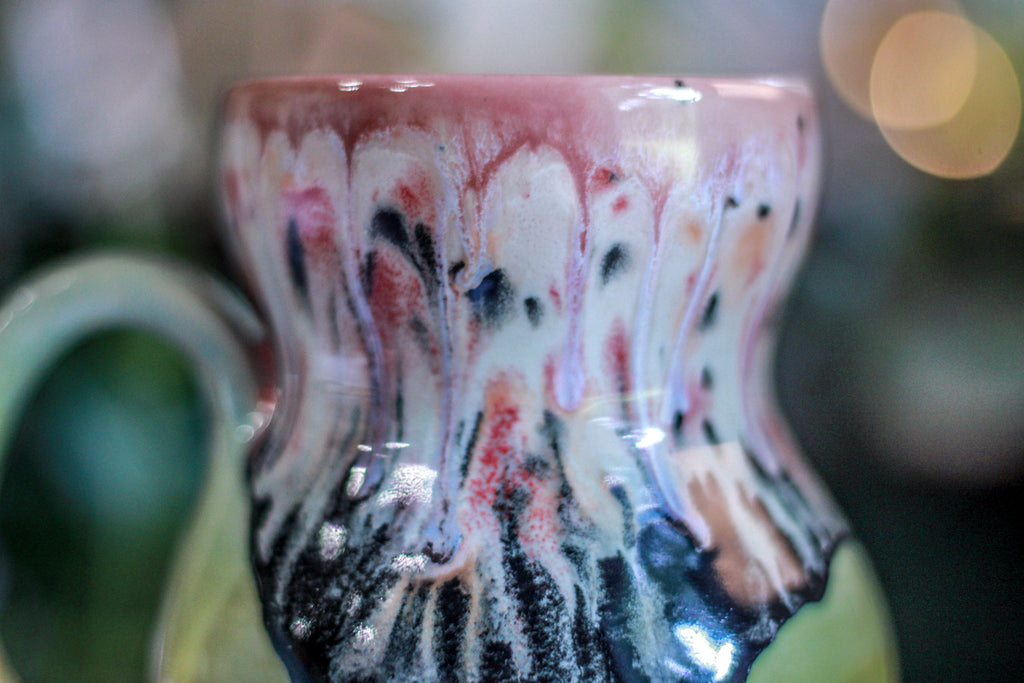 08-C Granny's Rainbow Lace Gourd Acorn Mug, 20 oz.