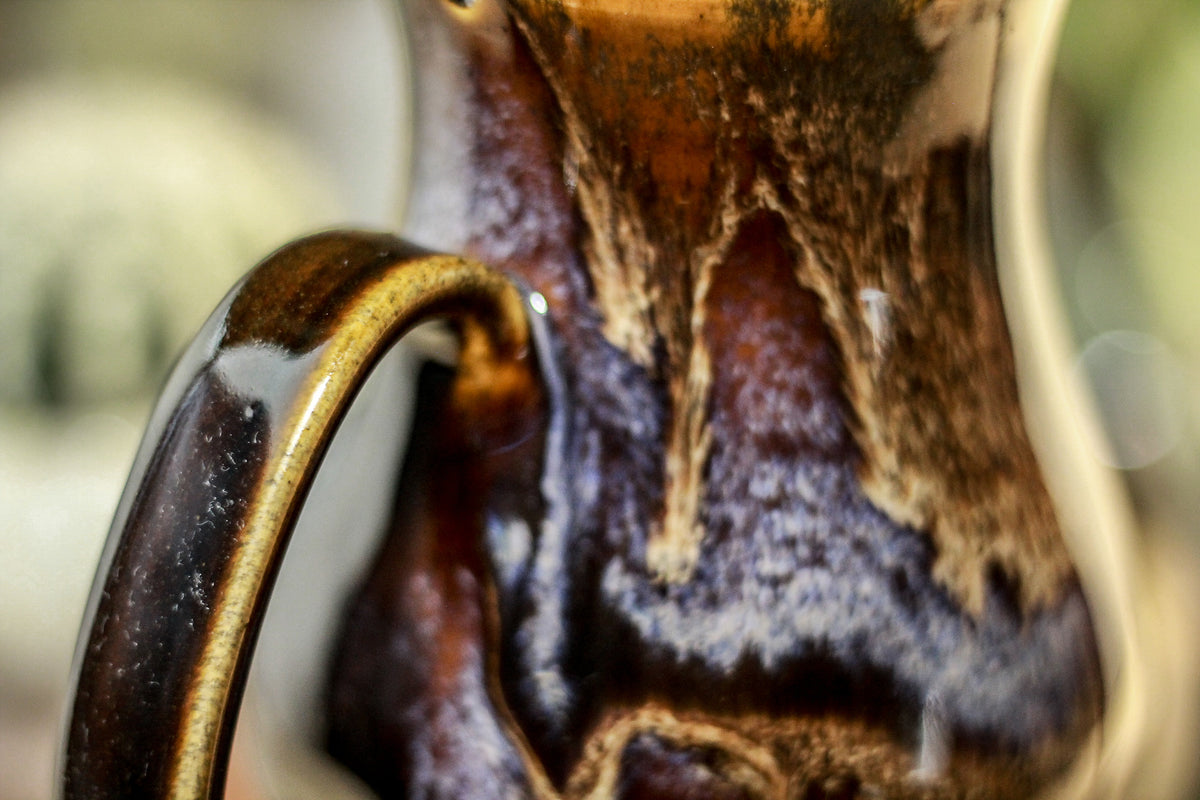 34-E Molten Beauty Barely Flared Notched Mug, 20 oz.