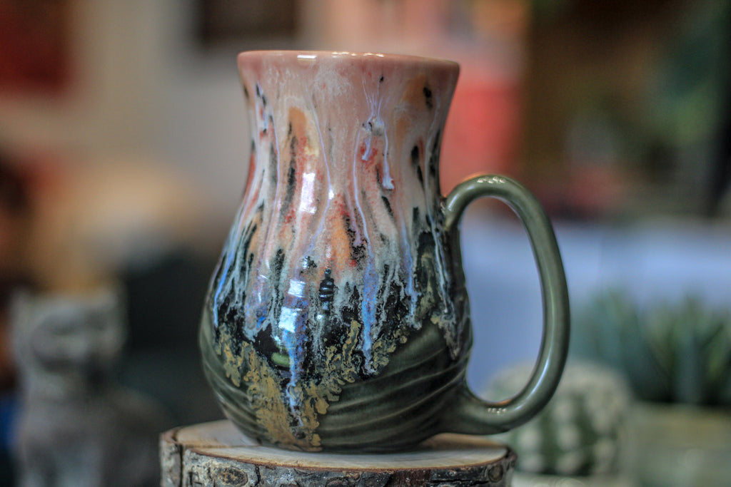 08-D Granny's Lace Variation Flared Textured Mug - TOP SHELF, 16 oz.