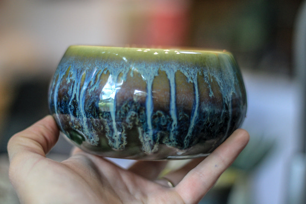13-A Mossy Wave Hermit Set, 11 oz. cup/ 14 oz. bowl