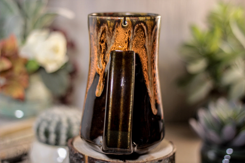 04-P Tiger Lily Barely Flared Notched Mug, 17 oz.