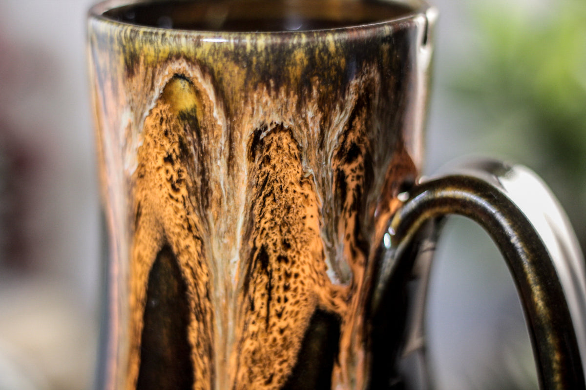 04-P Tiger Lily Barely Flared Notched Mug, 17 oz.