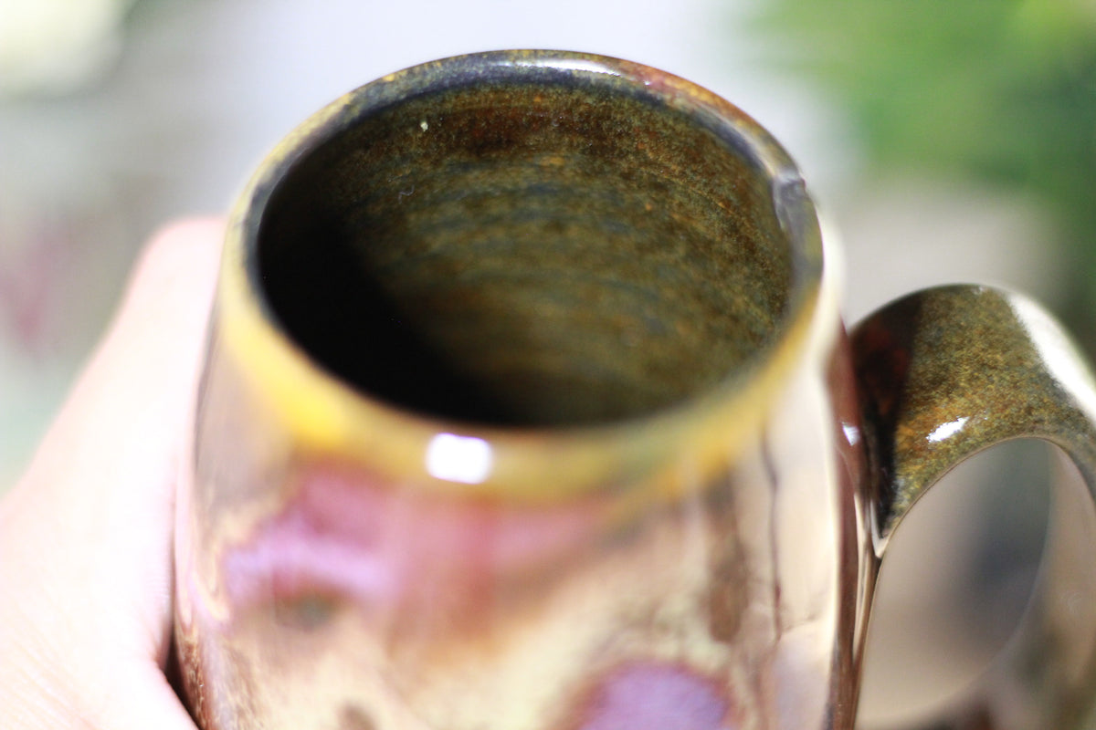 31-E Molten Beauty Notched Acorn Mug, 15 oz.