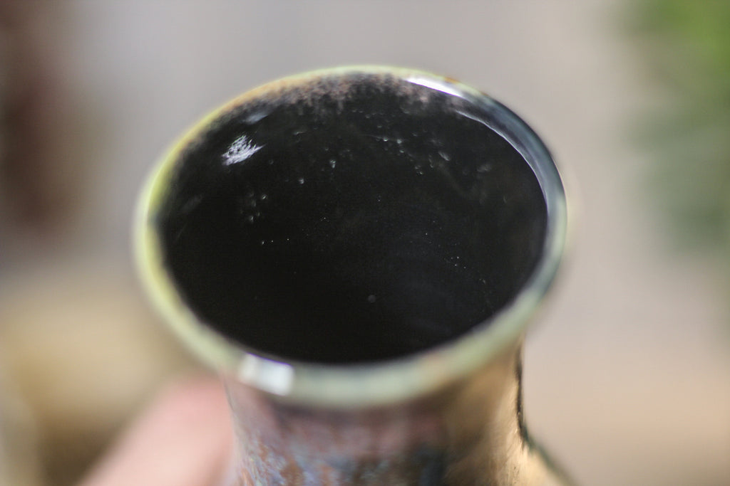 09-P Vase