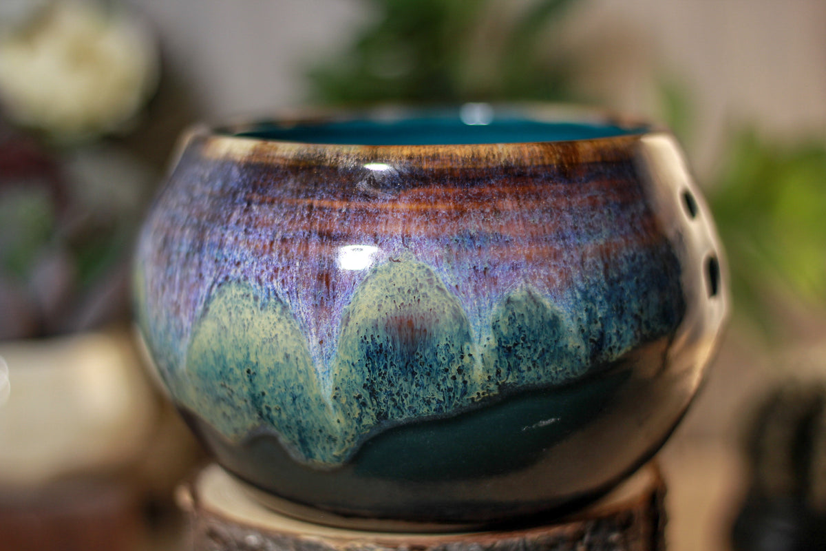 11-D Electric Wave Yarn Bowl - MISFIT, 10% off