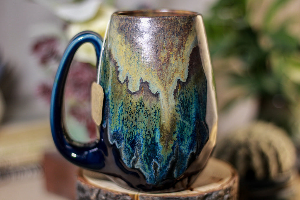 05-B Copper Agate Notched Crystal Mug - TOP SHELF, 14 oz.