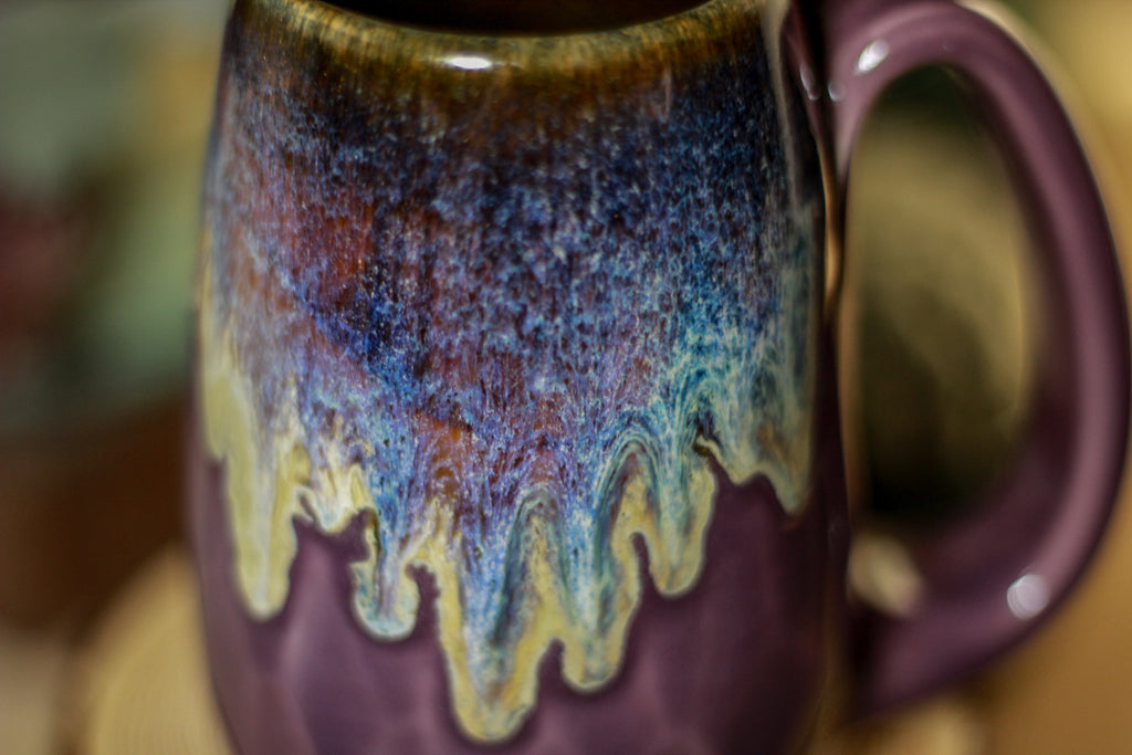 15-D Electric Wave Notched Crystal Mug, 16 oz