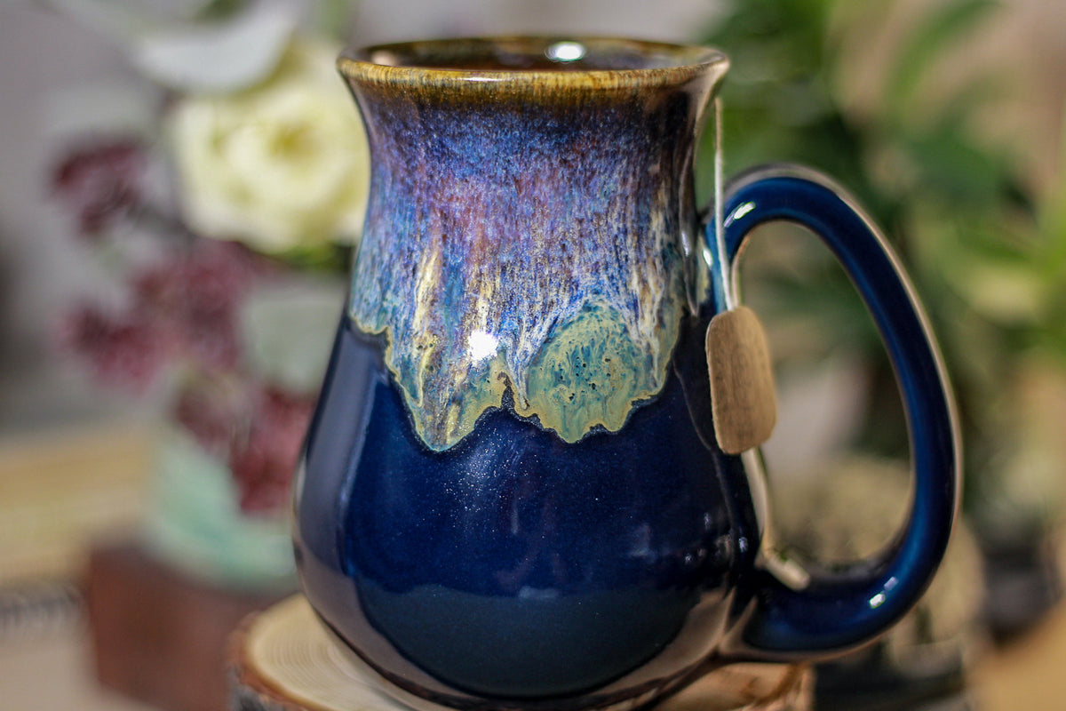 16-D Electric Wave Notched Barely Flared Mug, 16 oz