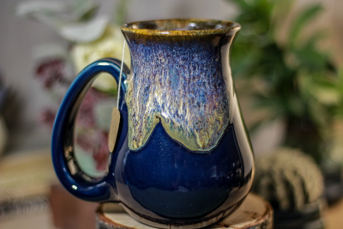 16-D Electric Wave Notched Barely Flared Mug, 16 oz