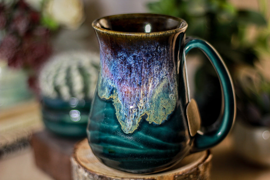 05-D Electric Wave Flared Notched Mug, 14 oz