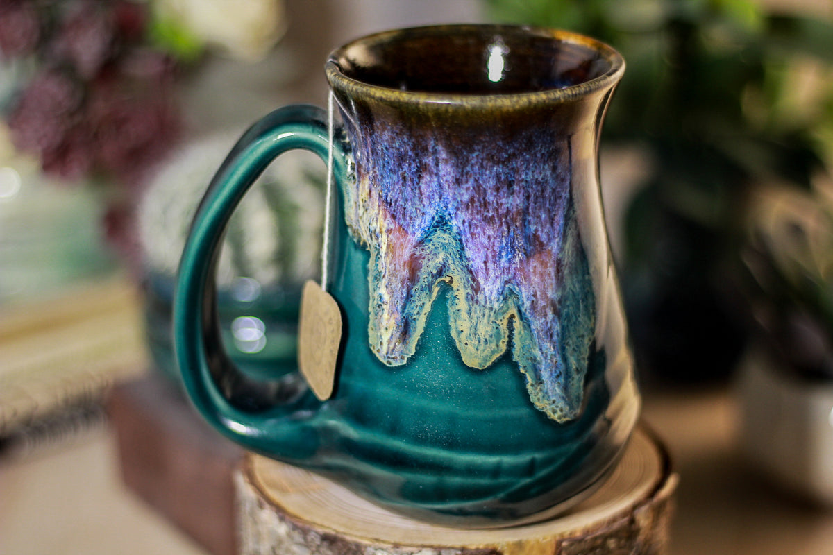 05-D Electric Wave Flared Notched Mug, 14 oz