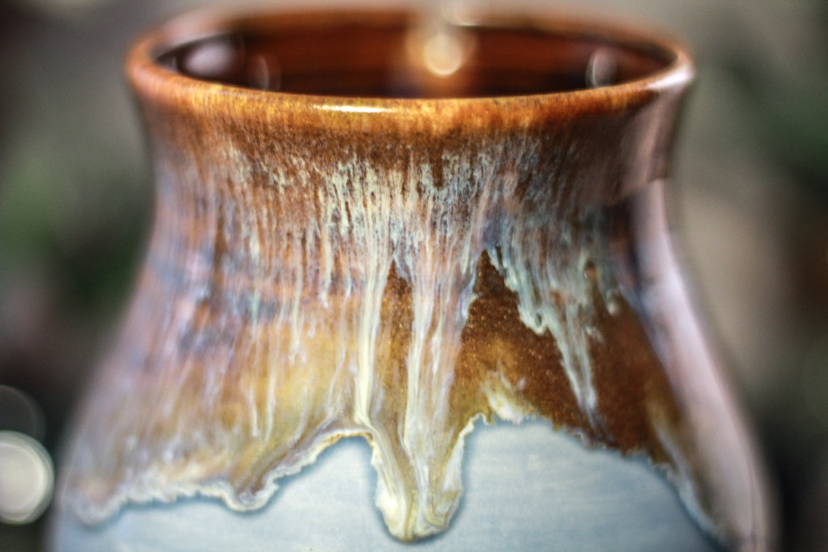 33-E Arctic Wave Barely Flared Notched Mug, 17 oz