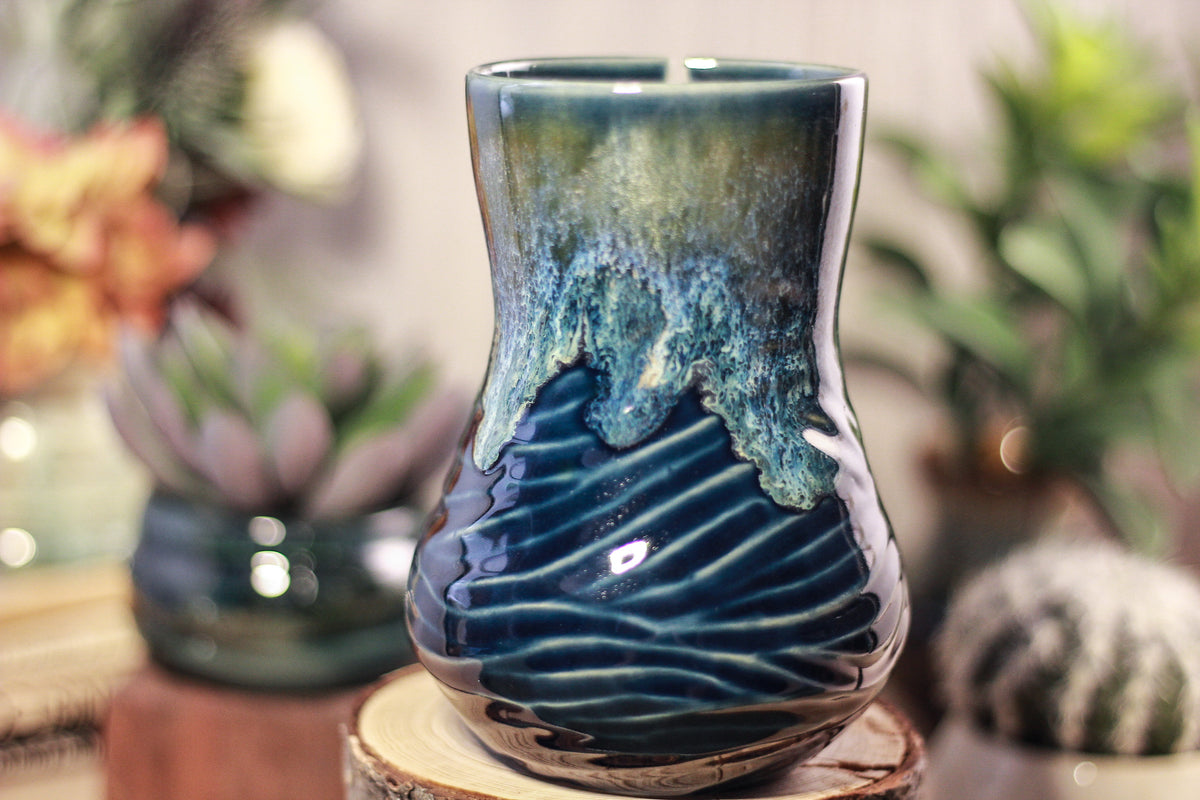 37-E Astral Wave Flared Notched Textured Mug, 18 oz.