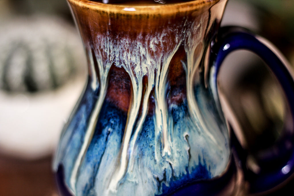 11-D New Wave Barely Flared Notched Mug - TOP SHELF, 17 oz.