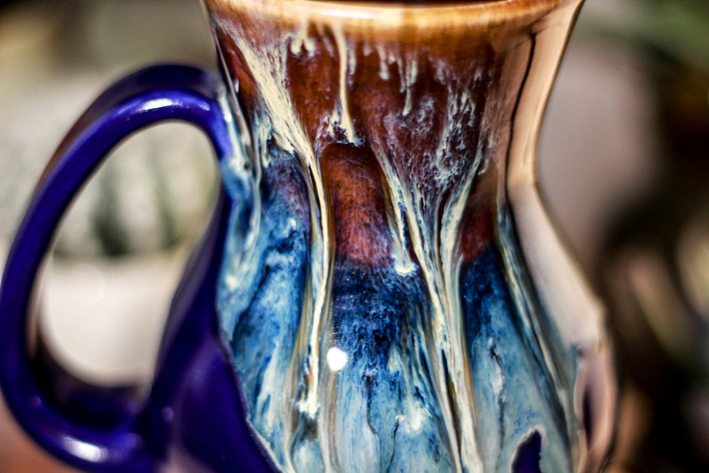 11-D New Wave Barely Flared Notched Mug - TOP SHELF, 17 oz.