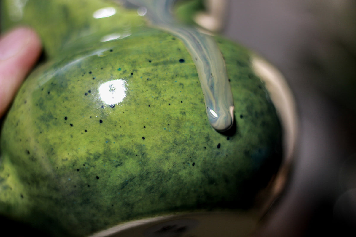 18-D New Wave Barely Flared Curvy Notched Mug, 16 oz.